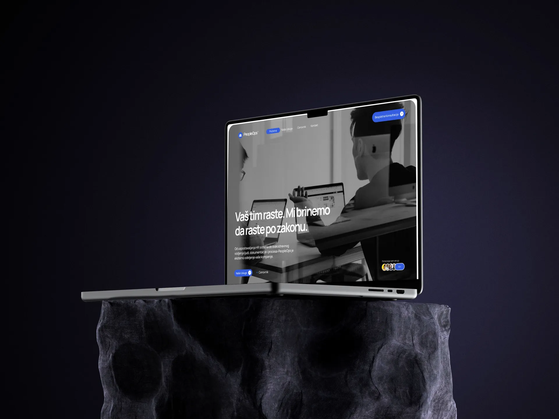 PeopleOps — sajt za HR pravne usluge na MacBook-u